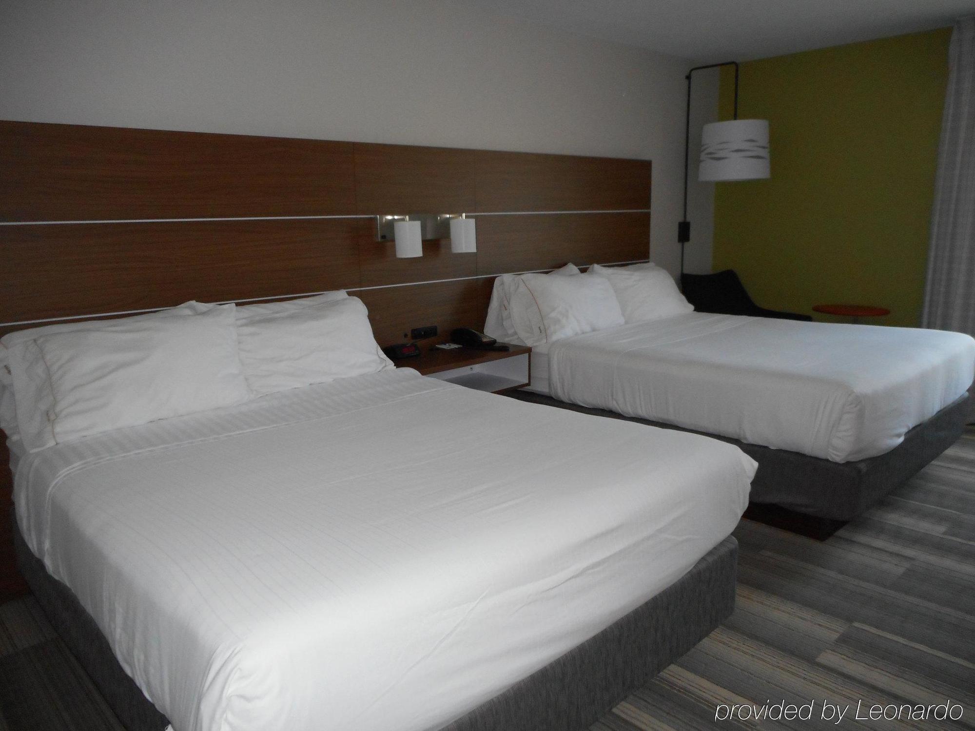 Holiday Inn Express Fairfield By Ihg Екстер'єр фото