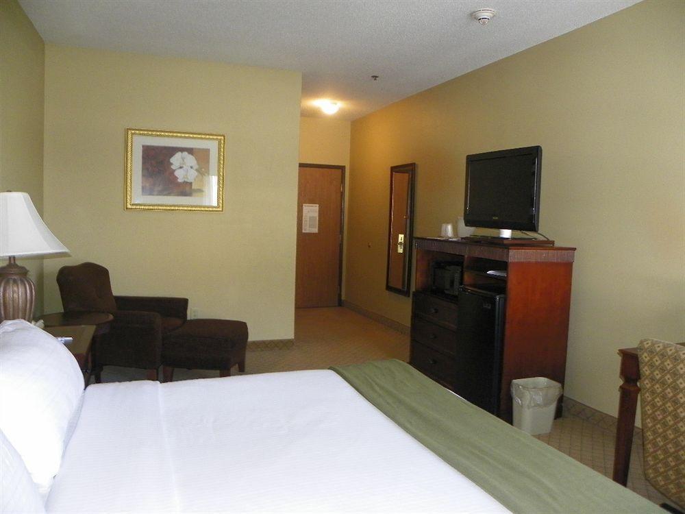 Holiday Inn Express Fairfield By Ihg Екстер'єр фото