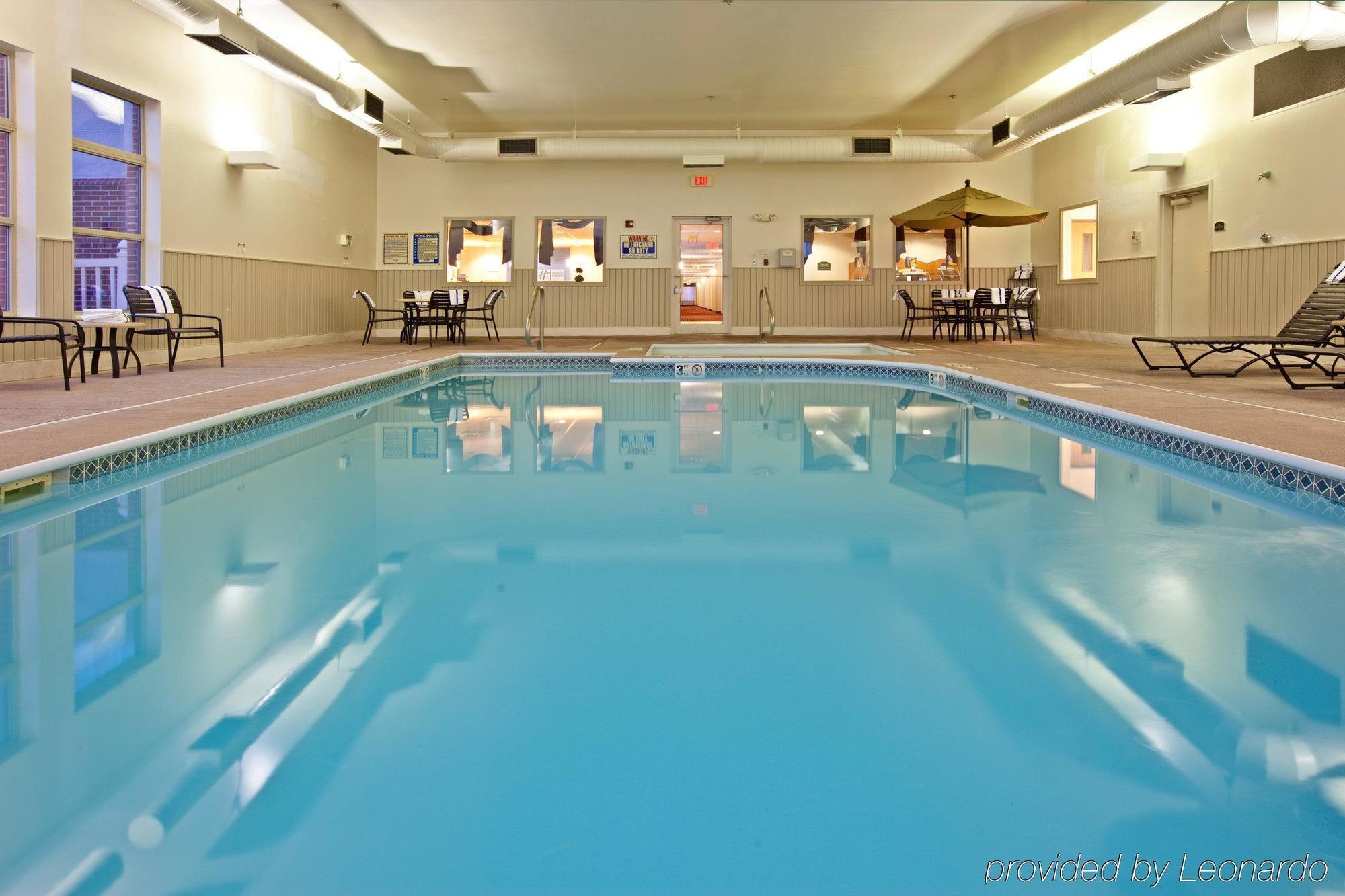 Holiday Inn Express Fairfield By Ihg Екстер'єр фото